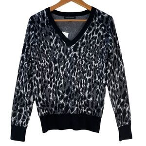 Banana Republic Merino Wool Blend Long Sleeve Animal Print V-Neck Small NEW